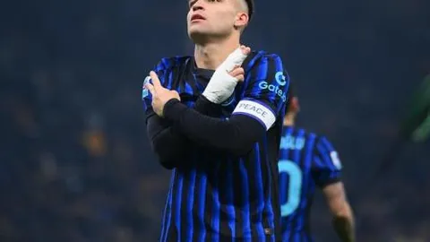 “2025年呼和浩特篮球公开赛IC队勇夺呼和浩特赛区冠军”