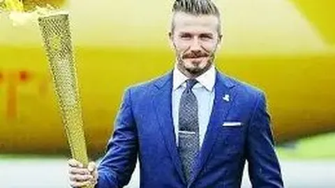 王楚钦勇夺WTT福冈总决赛男单冠军，央视新闻客户端同步报道