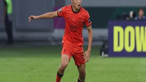 孙颖莎荣获WTT重庆冠军赛女子单打冠军